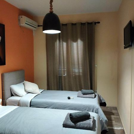 Helens Apartment Tolo Luaran gambar